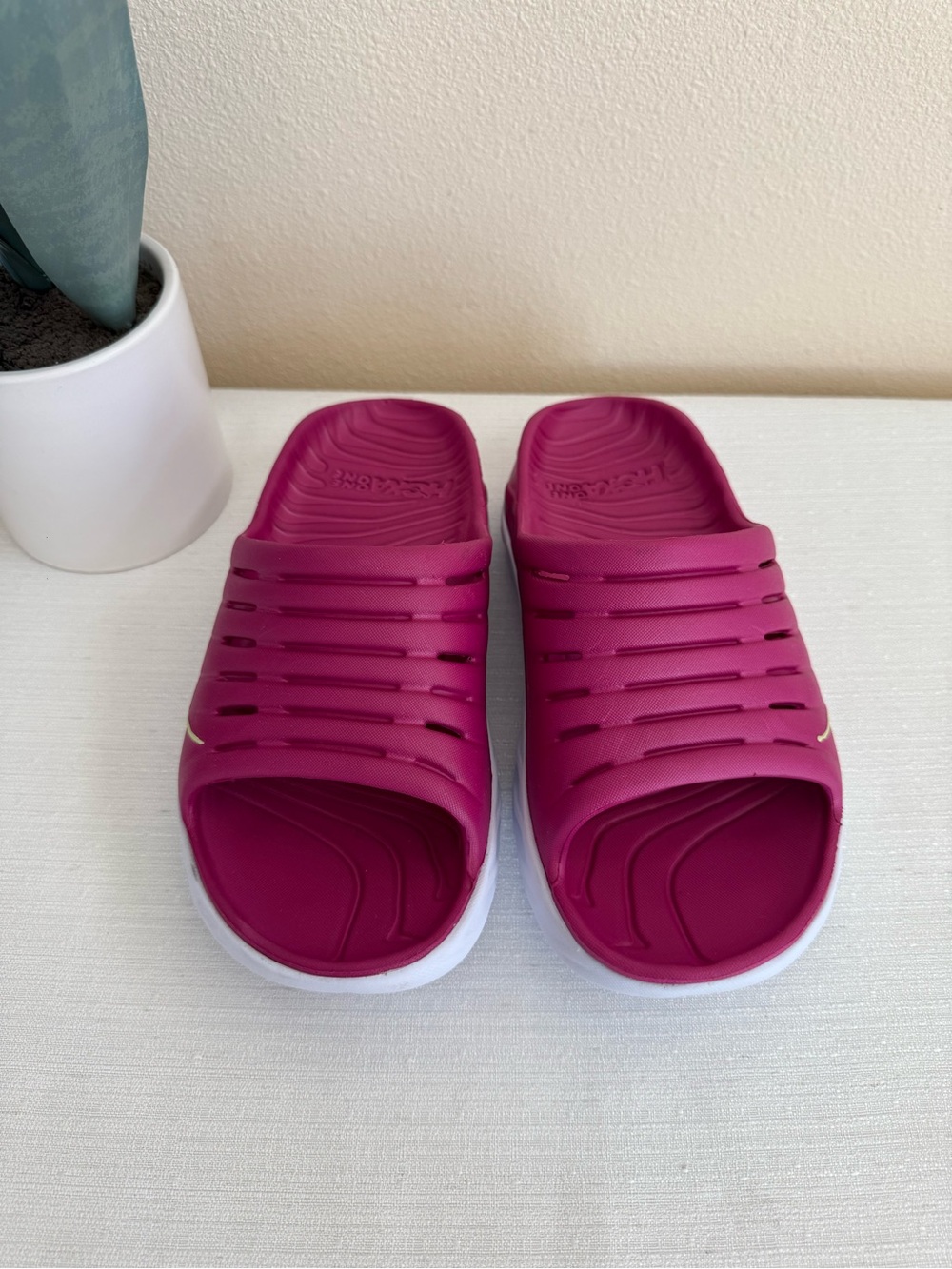HOKA One One Women’s Berry Slide Sandals - Lightweight Comfort - Picture 2 of 12
